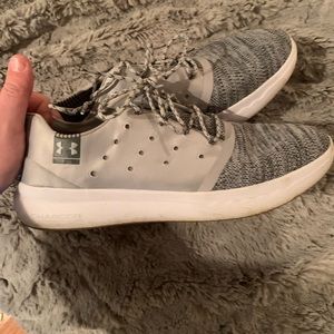 Men’s Under armour sneakers. Size 11.